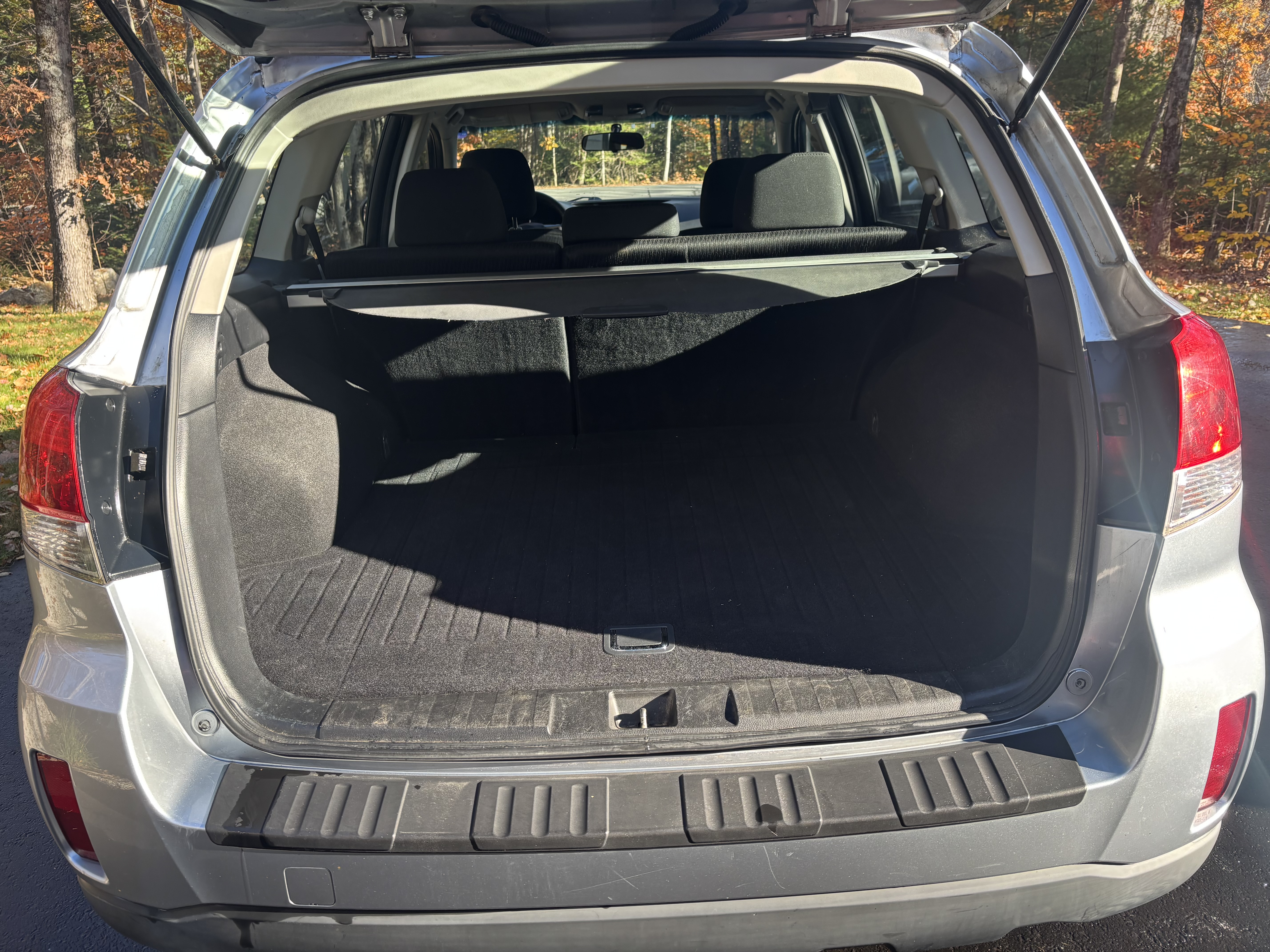 Used 2012 Subaru Outback 2.5i w/ Alloy Wheel Pkg AWD/4WD image 8