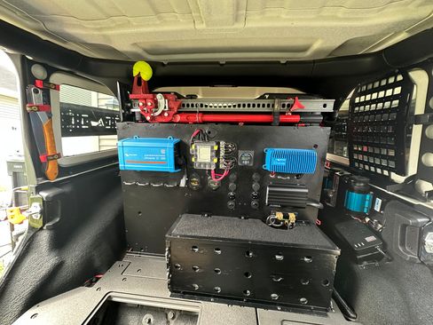 Used 2019 Jeep Wrangler Unlimited Sahara image 13