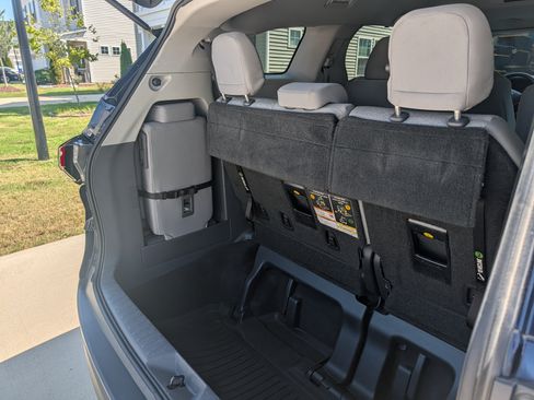 Used 2021 Toyota Sienna LE w/ LE Plus Package AWD/4WD image 16