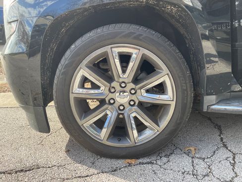 Used 2016 Chevrolet Suburban LTZ image 10