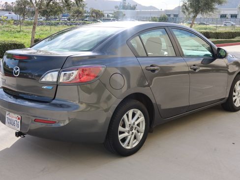 Used 2013 MAZDA MAZDA3 i Touring image 6