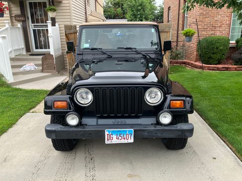 Used 1998 Jeep Wrangler Sahara AWD/4WD image 2