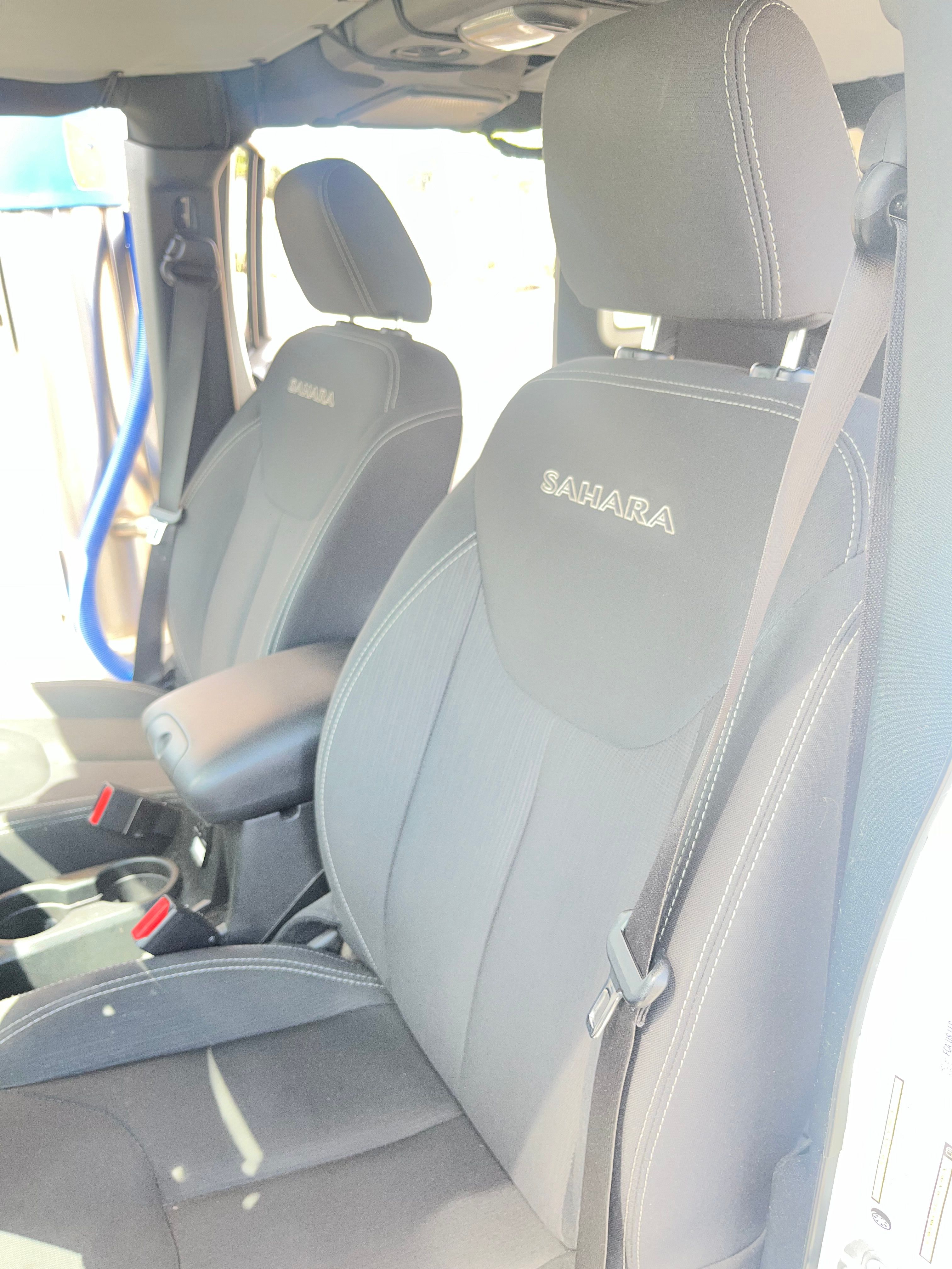 Used 2017 Jeep Wrangler Unlimited Sahara w/ Connectivity Group AWD/4WD image 14