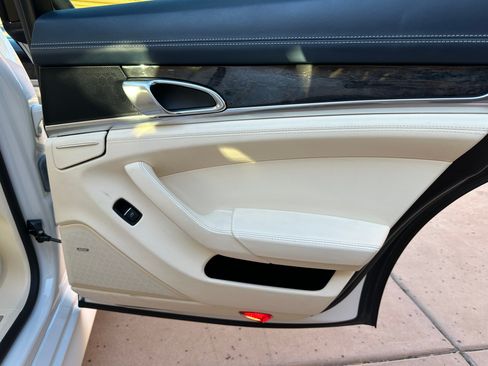 Used 2010 Porsche Panamera Turbo image 15