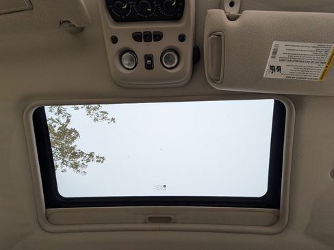 Used 2005 Chevrolet Tahoe Z71 w/ Preferred Equipment Group image 11