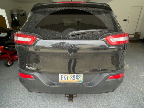 Used 2017 Jeep Cherokee High Altitude image 5