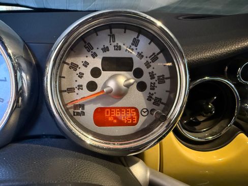 Used 2006 MINI Cooper Convertible FWD image 12