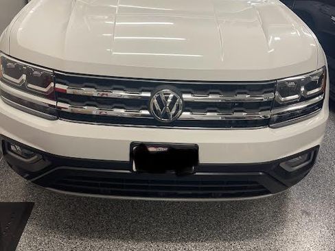Used 2018 Volkswagen Atlas SEL Premium image 9