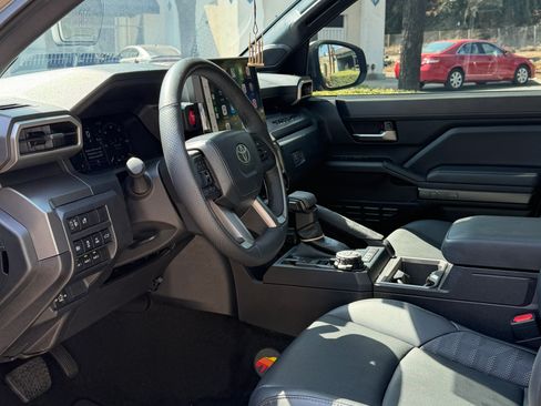 Used 2024 Toyota Tacoma TRD Off-Road w/ TRD Off Road Premium Package AWD/4WD image 16