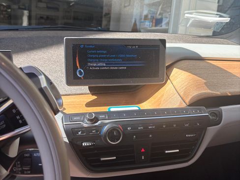 Used 2015 BMW i3 Hatchback 4D image 5