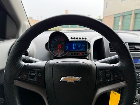 Used 2014 Chevrolet Sonic LT image 17