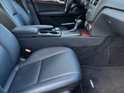 Used 2010 Mercedes-Benz C 300 Sedan image 5