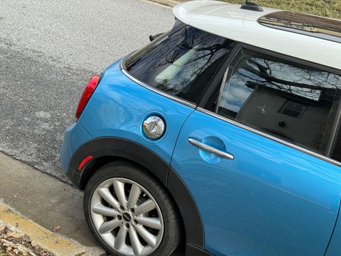 Used 2019 MINI Cooper S w/ Premium Package image 5