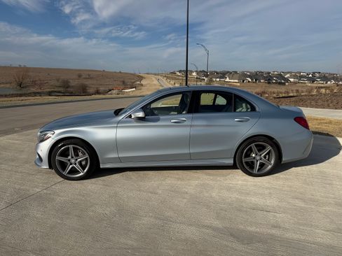 Used 2015 Mercedes-Benz C 400 4MATIC image 4