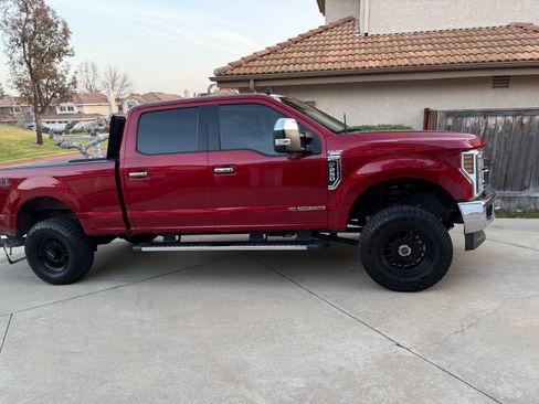 Used 2019 Ford F250 XLT w/ XLT Premium Package image 1