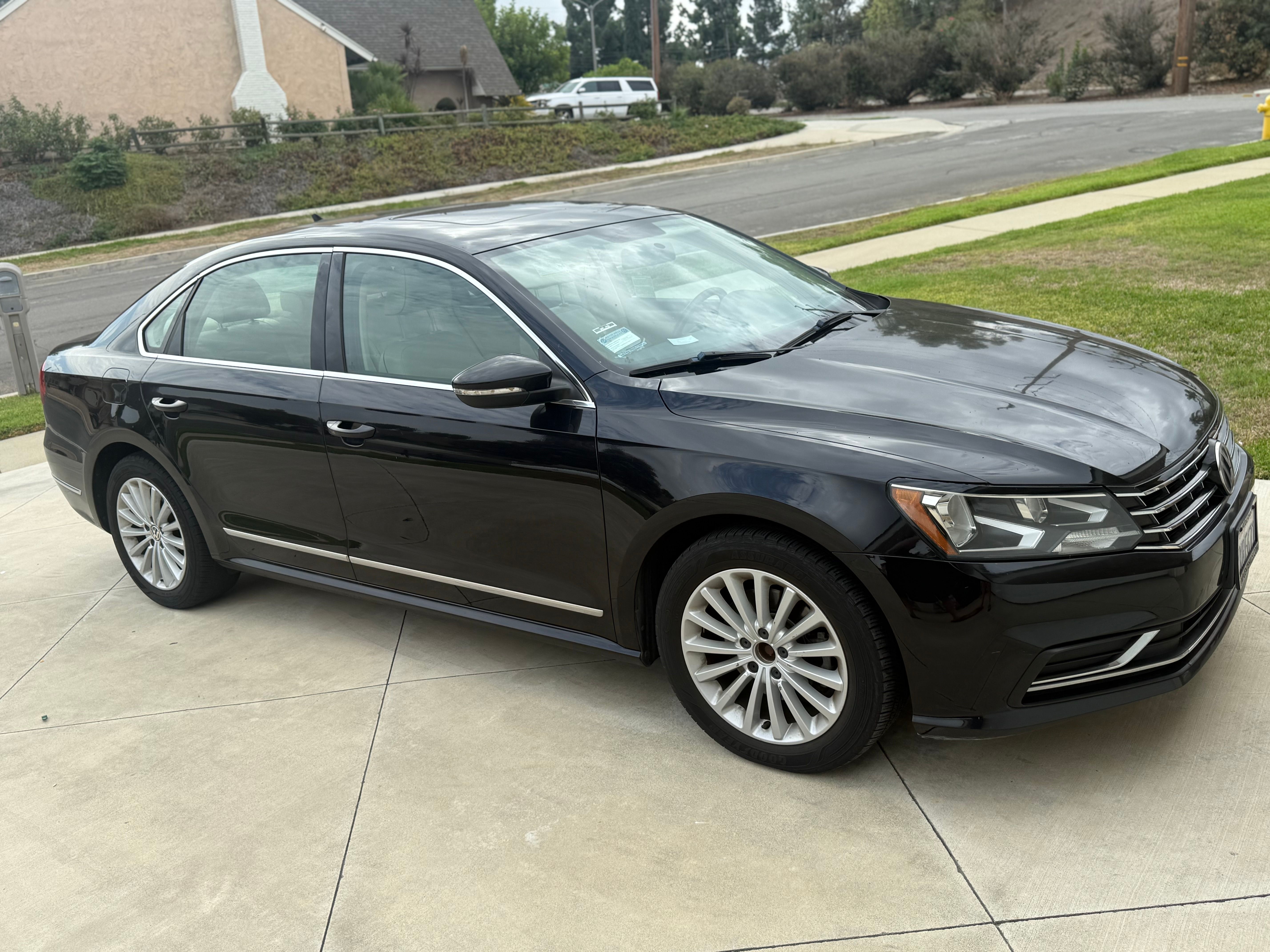 Used 2017 Volkswagen Passat 1.8T SE FWD image 1