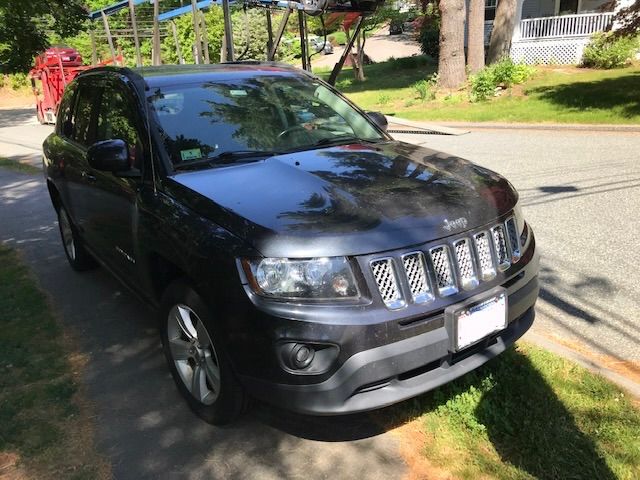 Used 2014 Jeep Compass Latitude AWD/4WD image 1