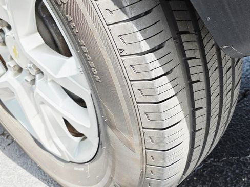 Used 2018 Chevrolet Traverse LS image 23