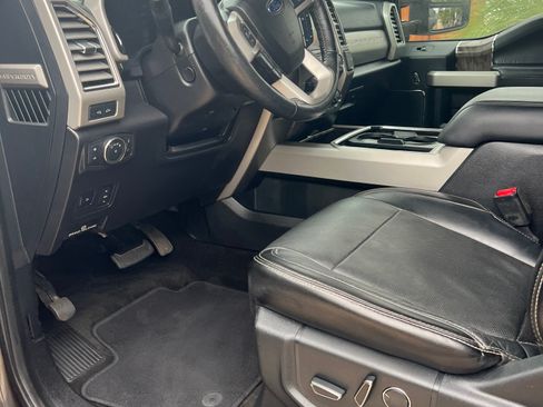 Used 2017 Ford F350 Lariat w/ Lariat Ultimate Package image 11