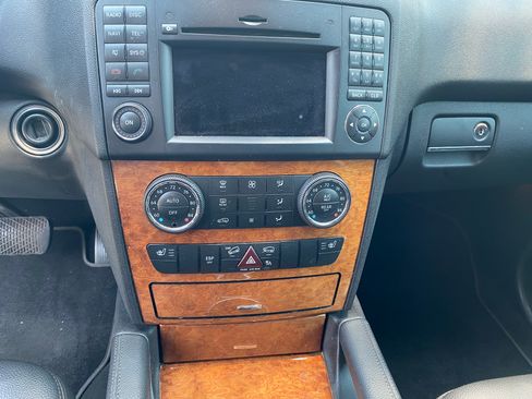 Used 2009 Mercedes-Benz ML 350 4MATIC image 24