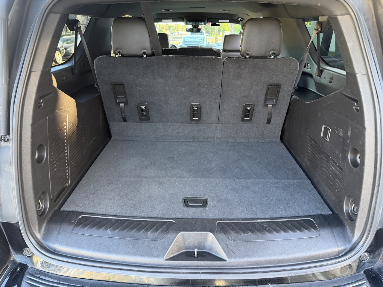 Used 2021 Chevrolet Suburban LT RWD image 24