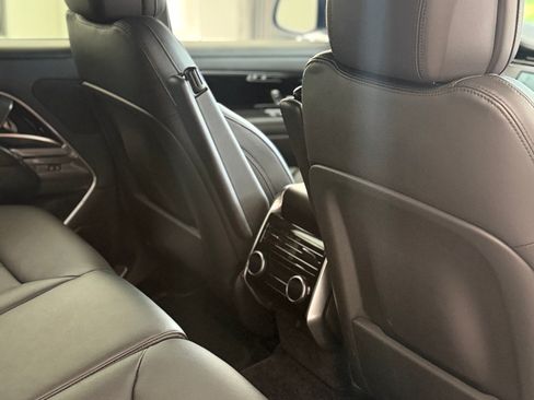 Used 2023 Land Rover Range Rover SE image 24
