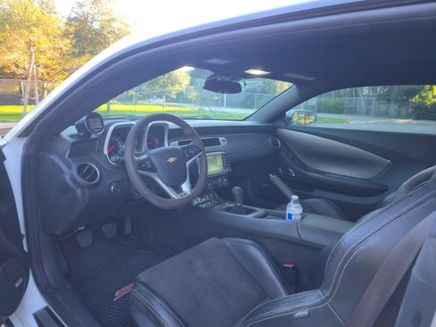 Used 2014 Chevrolet Camaro SS w/ SS Performance Package image 22