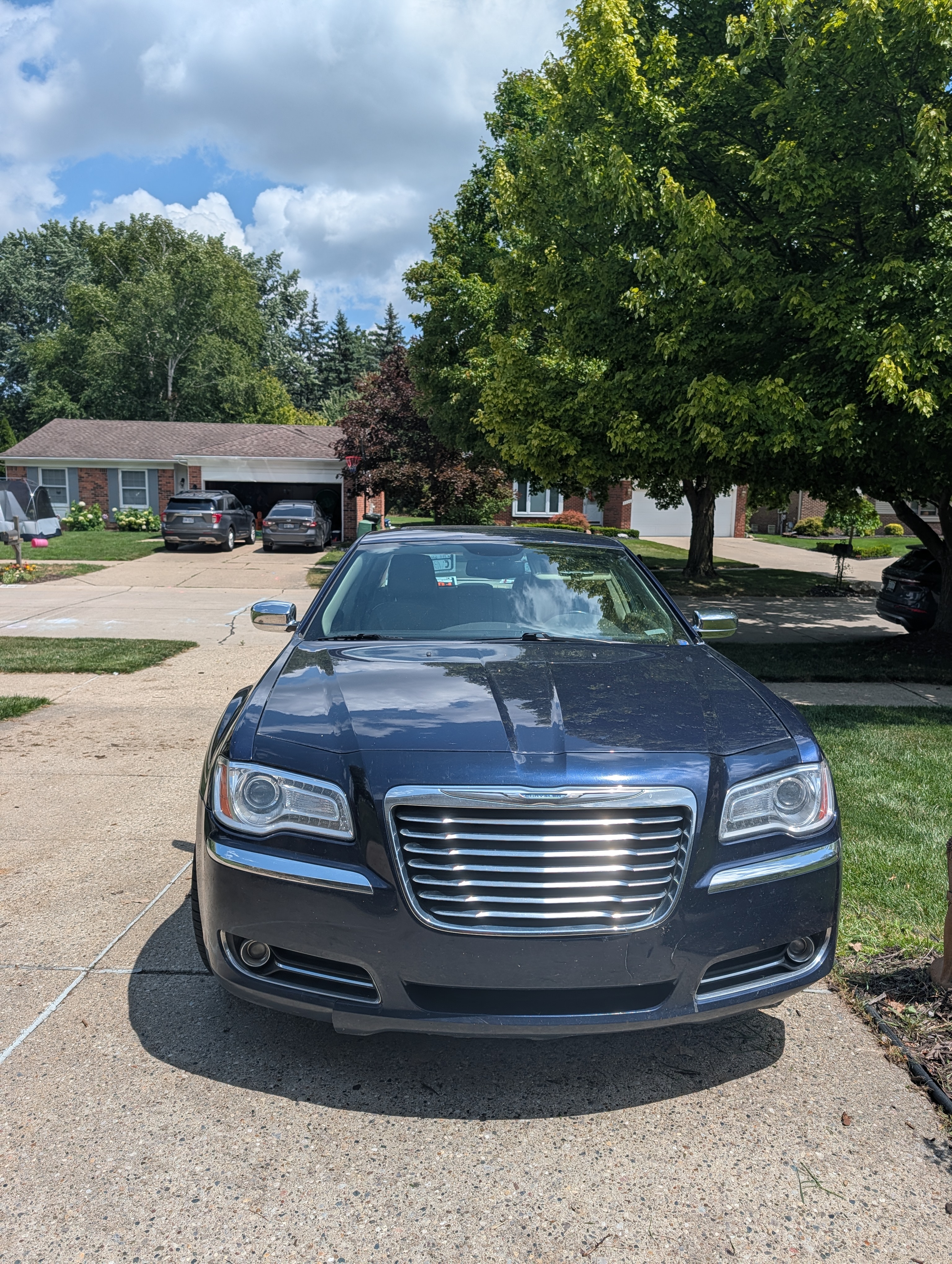 Used 2014 Chrysler 300 C AWD/4WD image 4