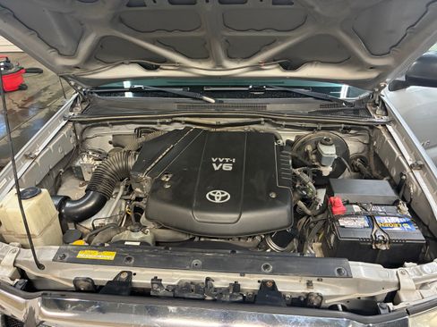 Used 2005 Toyota Tacoma 4x4 Access Cab image 6