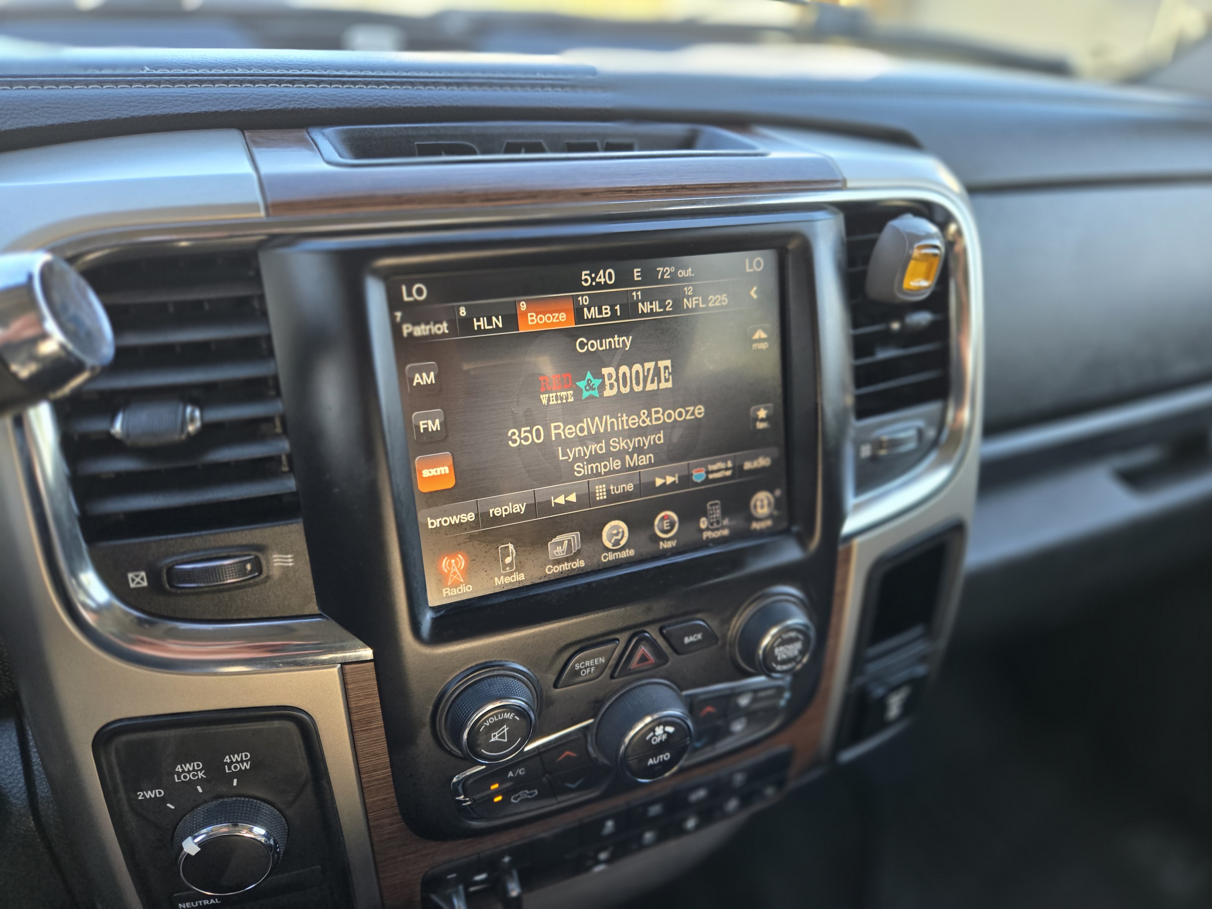 Used 2014 RAM 3500 Laramie AWD/4WD image 23