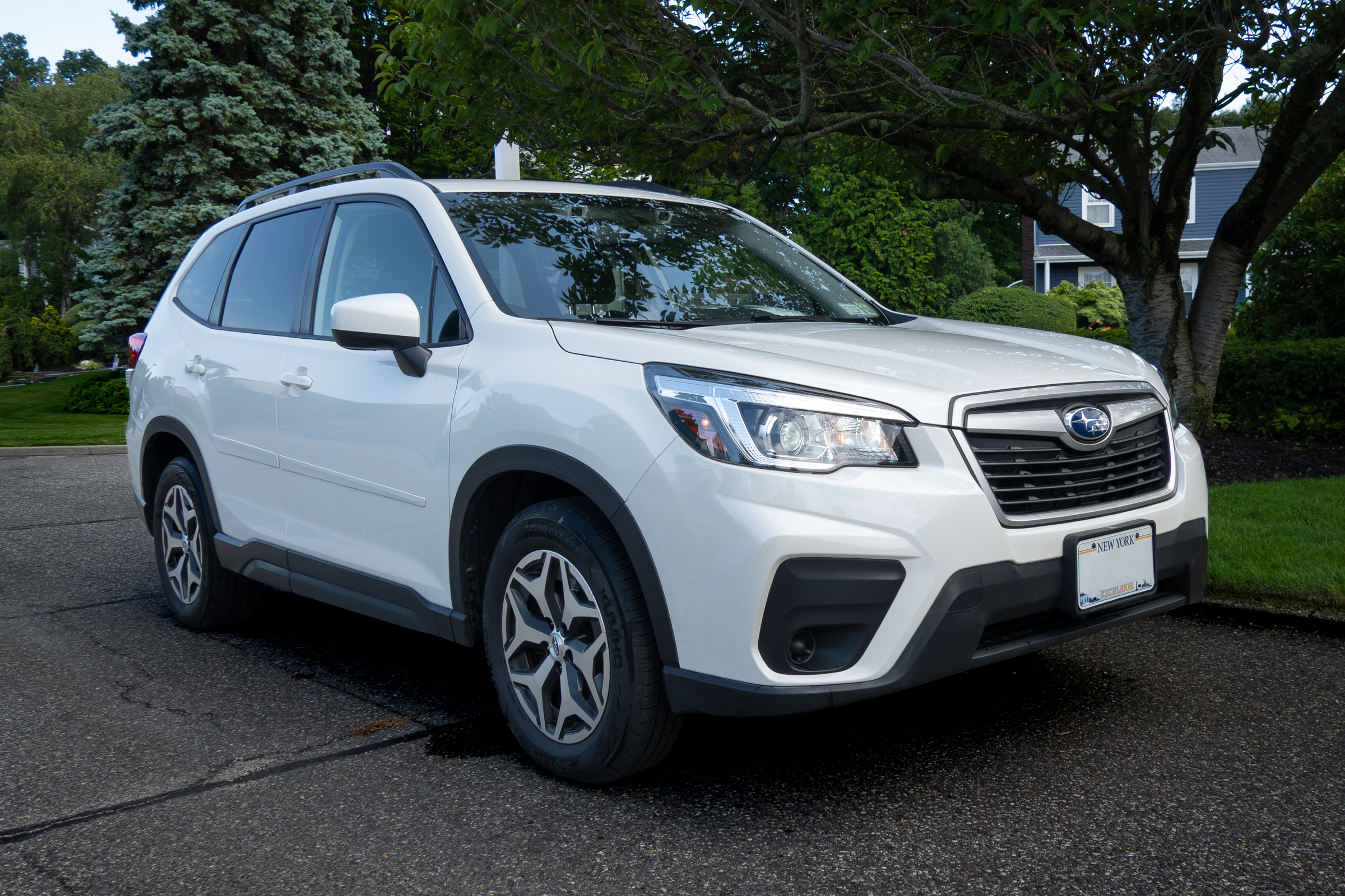 Used 2020 Subaru Forester Premium AWD/4WD image 1