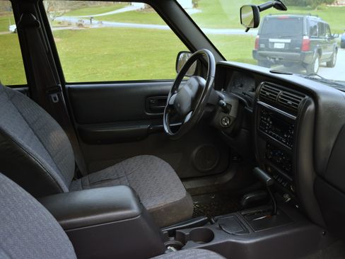 Used 2001 Jeep Cherokee Sport image 14