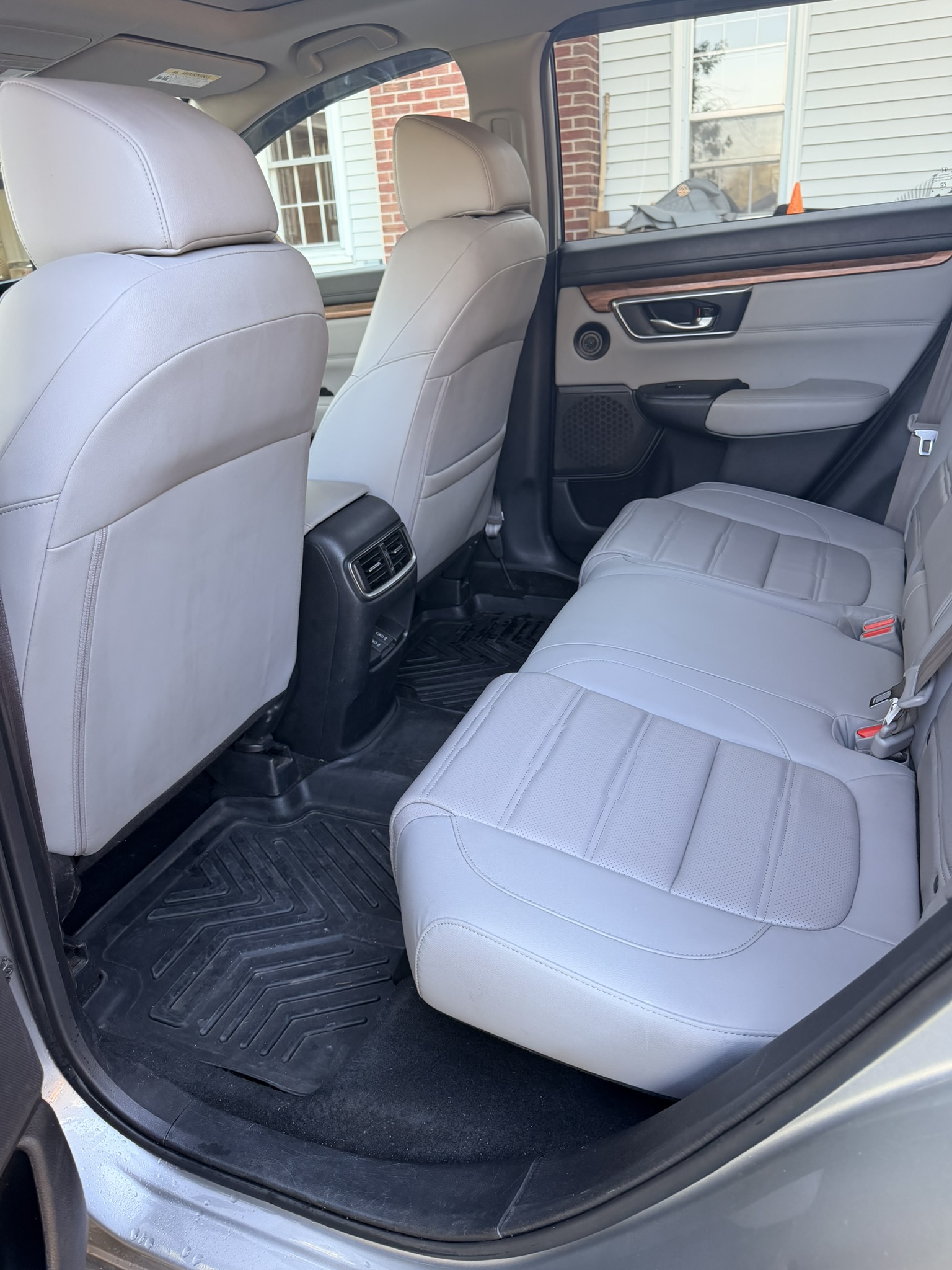 Used 2021 Honda CR-V Touring image 2
