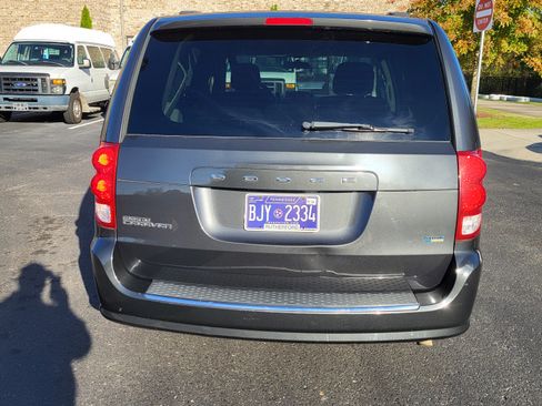 Used 2012 Dodge Grand Caravan SXT image 8