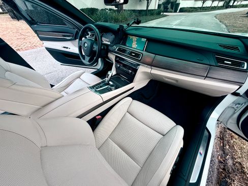 Used 2015 BMW 740Li image 17