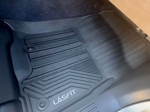 Used 2021 Lexus GX 460 Premium w/ Accessory Package image 30