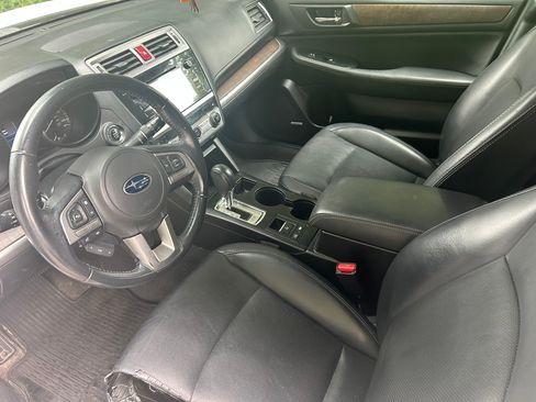 Used 2017 Subaru Outback 2.5i Limited AWD/4WD image 6