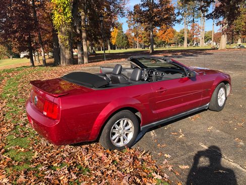 Used 2007 Ford Mustang Premium image 8