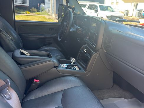 Used 2003 Chevrolet Silverado 2500 LT AWD/4WD image 5