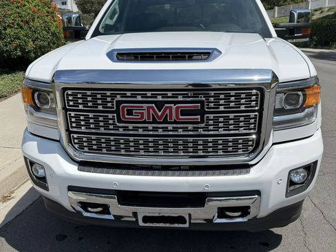 Used 2019 GMC Sierra 3500 Denali w/ Duramax Plus Package AWD/4WD image 2