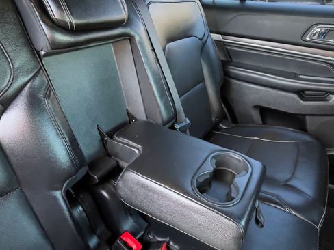 Used 2016 Ford Explorer Limited image 16