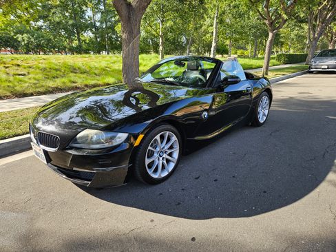 Used 2006 BMW Z4 3.0i image 1
