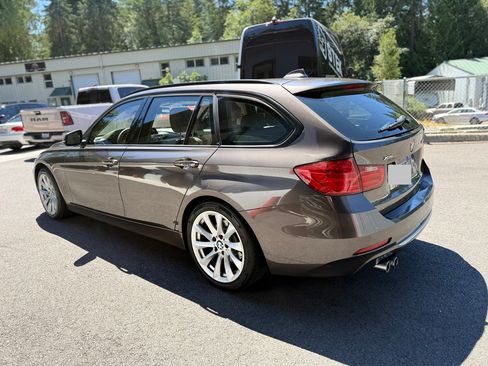 Used 2014 BMW 328i xDrive Wagon AWD/4WD image 8