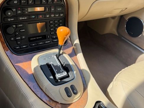 Used 2001 Jaguar XJ Vanden Plas image 6