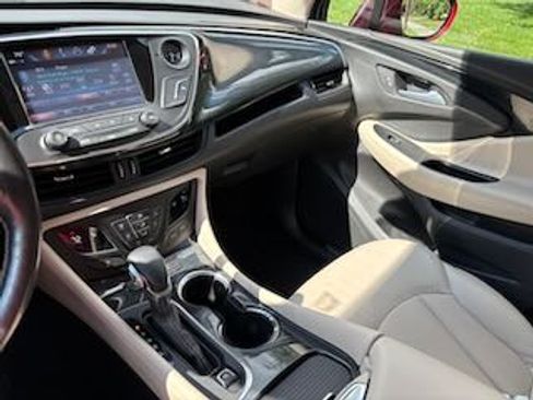 Used 2018 Buick Envision Essence AWD/4WD image 10