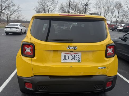 Used 2015 Jeep Renegade Latitude image 9