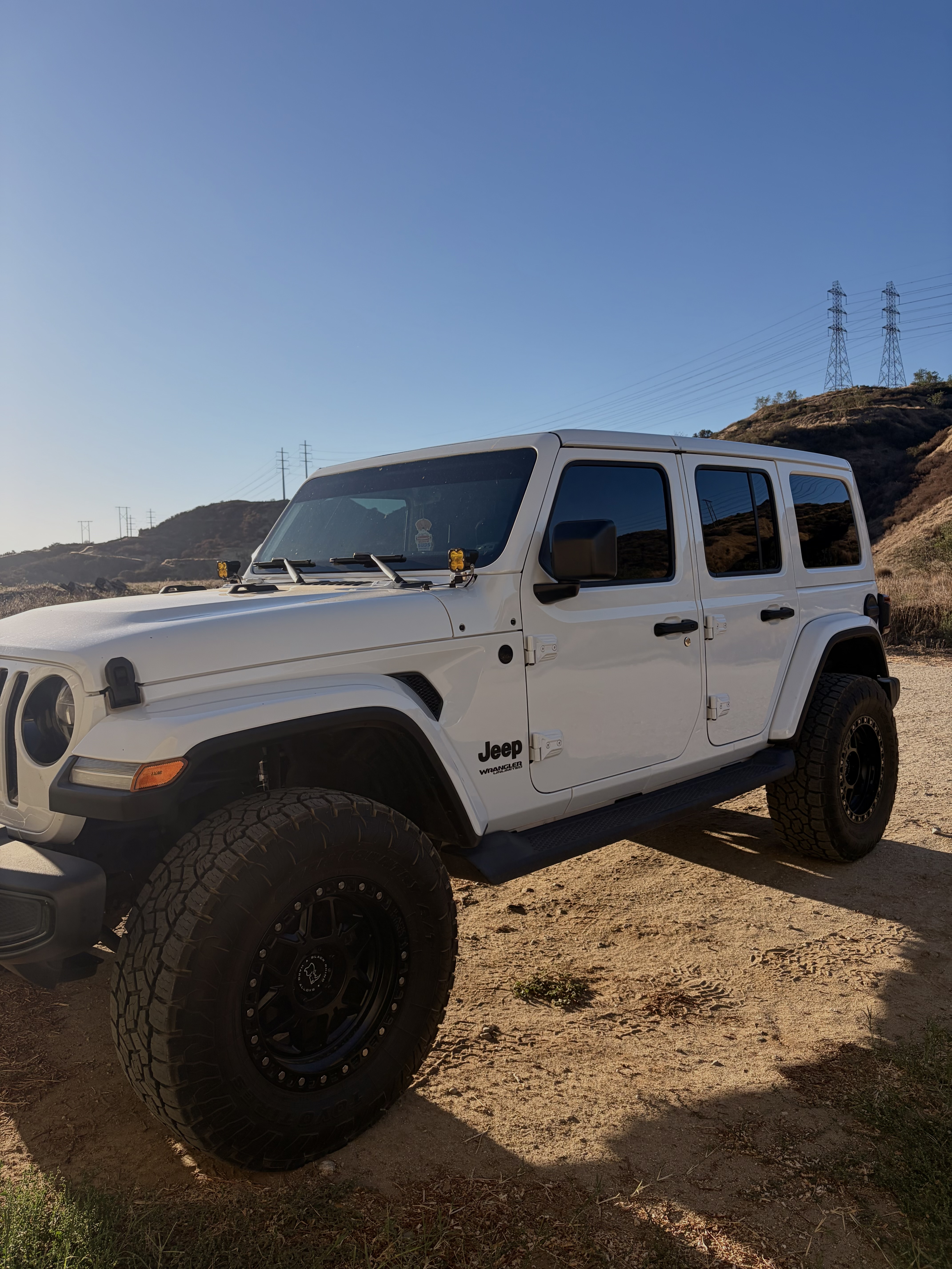 Used 2021 Jeep Wrangler Unlimited Sahara AWD/4WD image 1