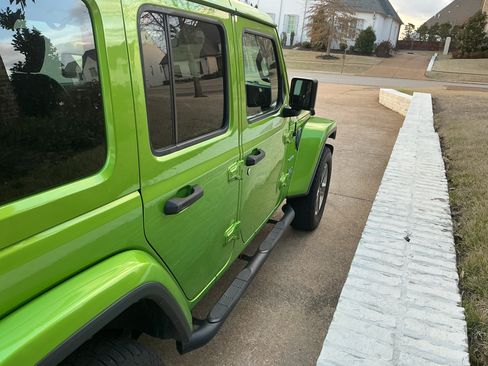 Used 2018 Jeep Wrangler Unlimited Sahara image 23