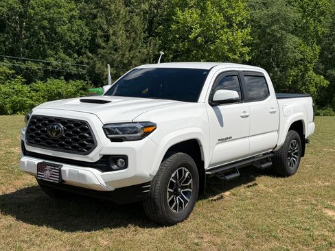 Used 2023 Toyota Tacoma TRD Sport AWD/4WD image 4