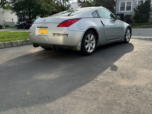Used 2004 Nissan 350Z Coupe w/ Cargo Convenience Pkg image 6
